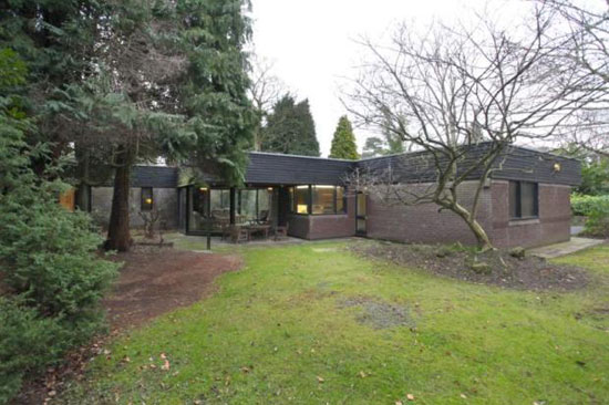 lymm6 1970s Granville Gough-designed four-bedroom modernist property in Lymm, Cheshire
