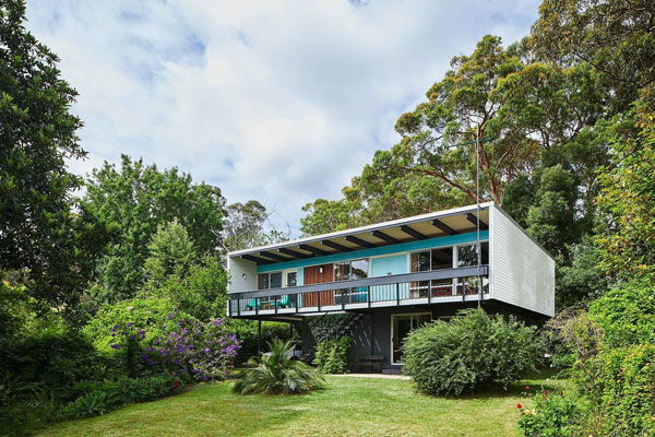 Midcentury modern Beachcomber by Nino Sydney in Faulconbridge, New South Wales, Australia