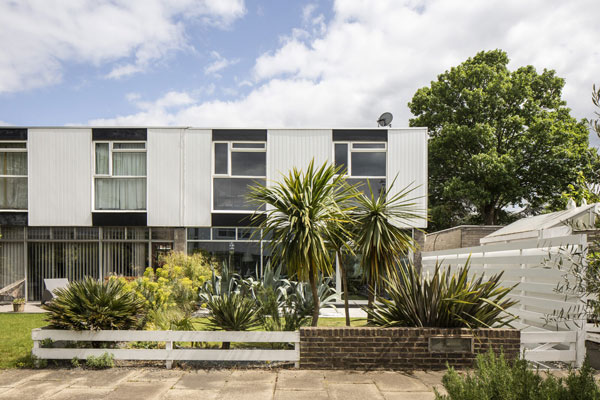 1960s Edward Schoolheifer Manygate Lane house in Shepperton, Surrey