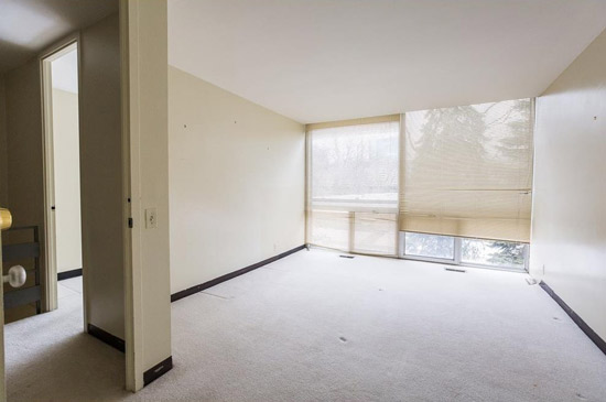 1950s Mies Van Der Rohe-designed townhouse in Detroit, Michigan, USA