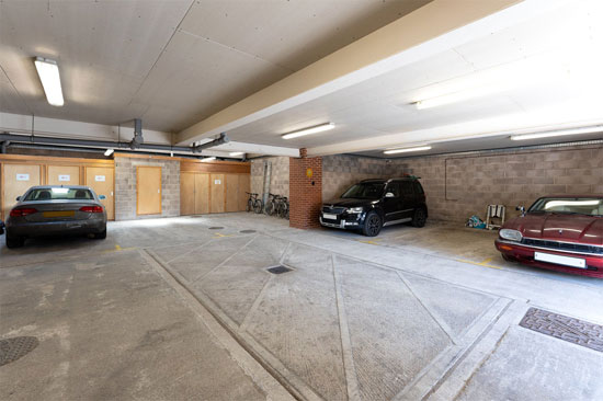 Apartment in the 1930s Manor Road Garage in East Preston, West Sussex