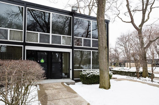 1950s Mies Van Der Rohe-designed townhouse in Detroit, Michigan, USA