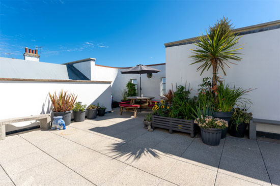 Apartment in the 1930s Manor Road Garage in East Preston, West Sussex