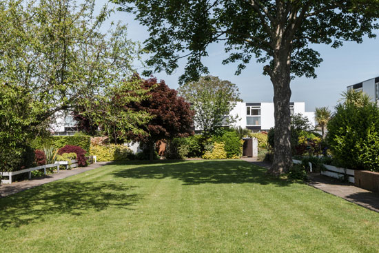 1960s Edward Schoolheifer modern house on Manygate Lane, Shepperton, Surrey