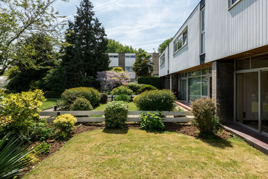 1960s Edward Schoolheifer modern house on Manygate Lane, Shepperton, Surrey