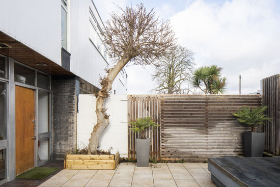 1960s Edward Schoolheifer Manygate Lane house in Shepperton, Surrey