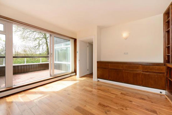 Five-bedroom modernist property in Highgate Ponds, London N6