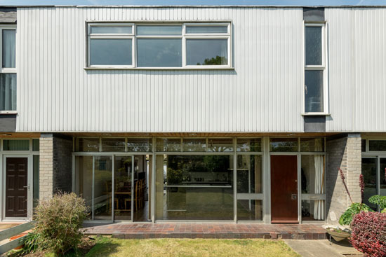 1960s Edward Schoolheifer modern house on Manygate Lane, Shepperton, Surrey
