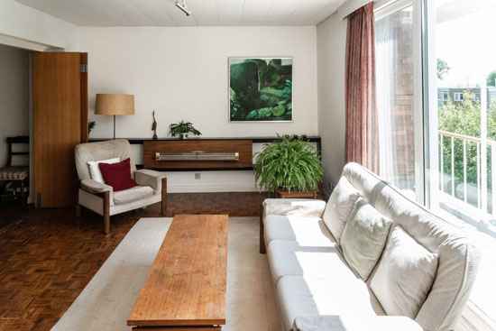 1960s midcentury modern house in London SW20