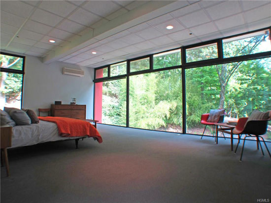 1950s modernist property in New Castle, New York, USA