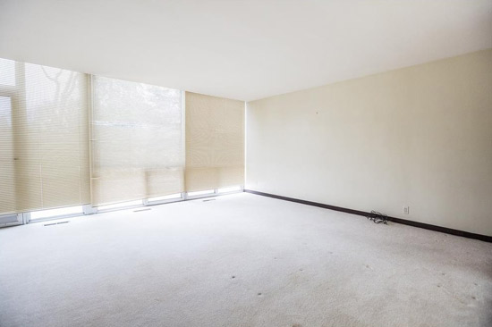 1950s Mies Van Der Rohe-designed townhouse in Detroit, Michigan, USA