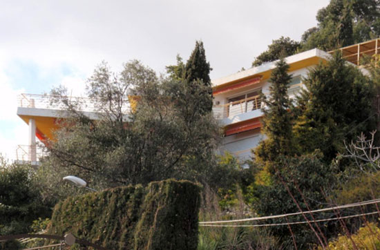 man2 1970s André Minangoy-designed four-bedroom property in Grasse, Alpes-Maritimes, France