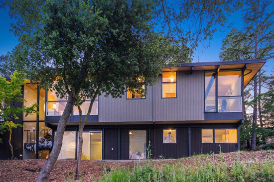 Updated 1960s midcentury modern property in San Anselmo, California, USA