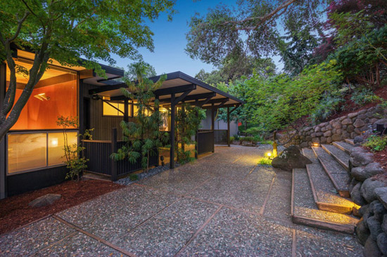 Updated 1960s midcentury modern property in San Anselmo, California, USA