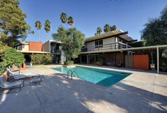 1960s Hugh M. Kaptur-designed The McQueen House in Palm Springs, California, USA 