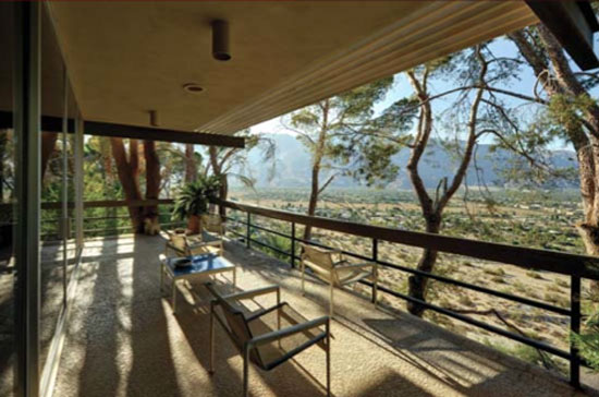 1960s Hugh M. Kaptur-designed The McQueen House in Palm Springs, California, USA 