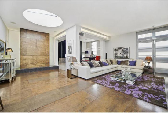 Three-bedroom mews conversion in London W11