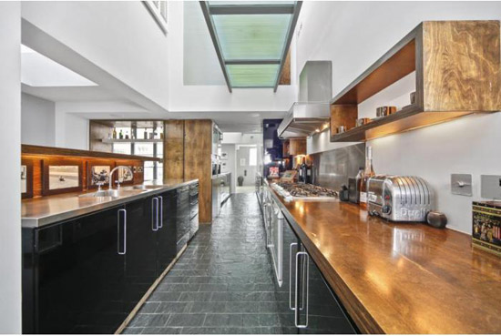 Three-bedroom mews conversion in London W11