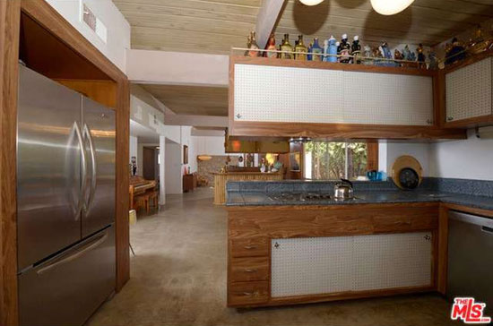 1950s Palmer & Krisel-designed midcentury modern property in  Northridge, California, USA