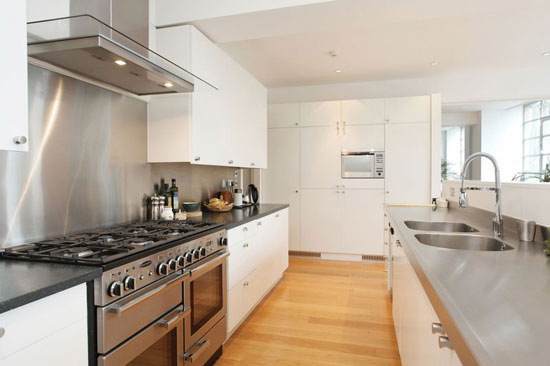 mic4 Three-bedroom loft apartment in 1930s Mica House, Barnsbury Square, Islington, London N1