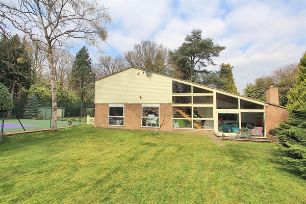 1960s midcentury modern house in Woodham, Surrey