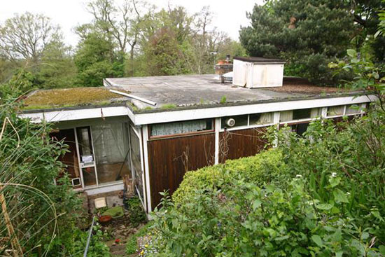 mid2 1960s four bedroom midcentury-style property in Keston, Kent