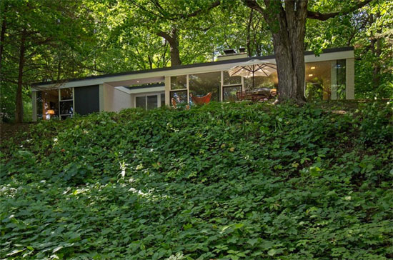 1950s Ralph Rapson-designed modernist property in Chanhassen, Minnesota, USA