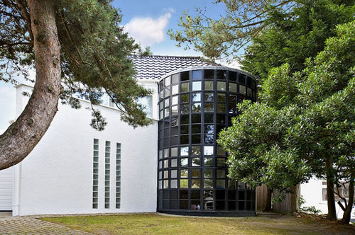 On the market: Five-bedroomed modernist-inspired house in Sandbanks, Poole, Dorset