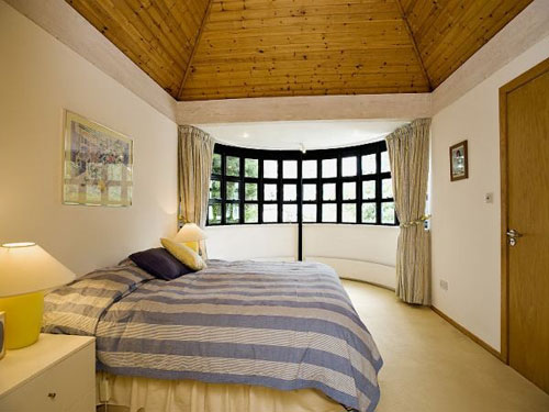 mod3 Five-bedroomed modernist-inspired house in Sandbanks, Poole, Dorset