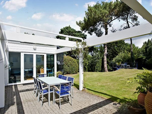 mod4 Five-bedroomed modernist-inspired house in Sandbanks, Poole, Dorset