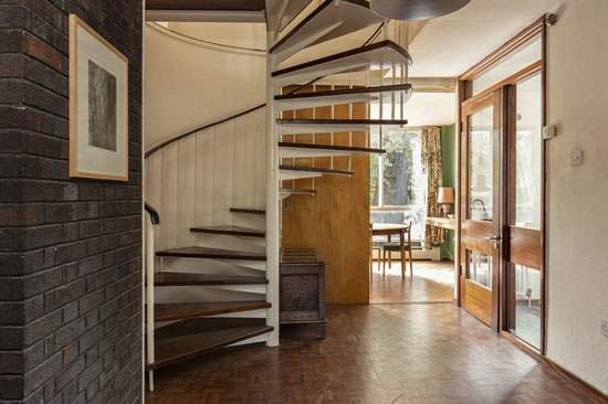 1960s modern house in Kenwood, London N6