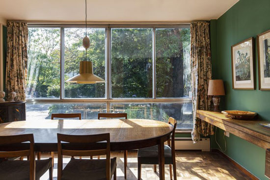 1960s modern house in Kenwood, London N6