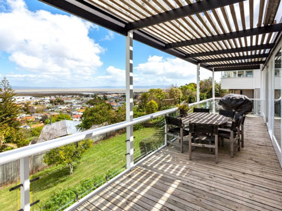 1950s Rigby Mullen midcentury modern house in Thames, New Zealand