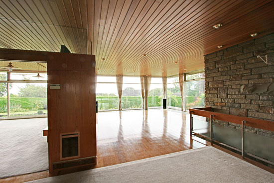 1960s Elsworth Sykes-designed Garth House midcentury modern property in North Ferriby, East Yorkshire