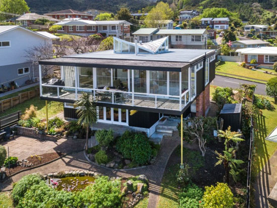 1950s Rigby Mullen midcentury modern house in Thames, New Zealand