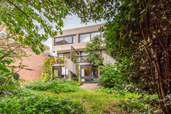 1960s Neave Brown modern townhouse in London N19