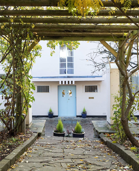 1920s Peter Behrens-designed New Ways art deco house in Northampton, Northamptonshire