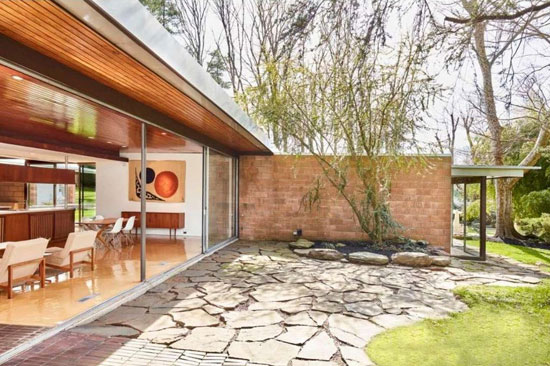 1960s modernism: Richard Neutra-designed property in Philadelphia, Pennsylvania, USA