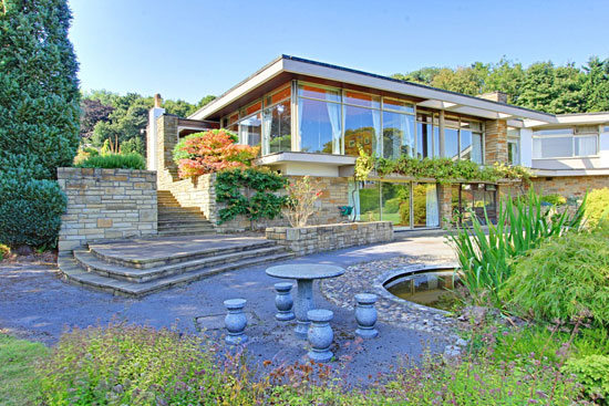 1960s Elsworth Sykes-designed Garth House midcentury modern property in North Ferriby, East Yorkshire