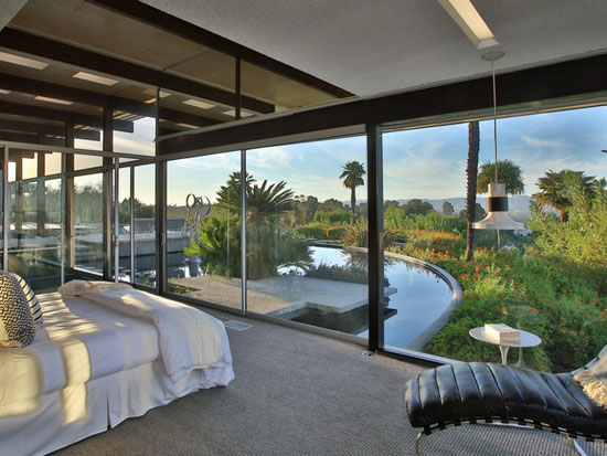 1970s Richard and Dion Neutra-designed modernist property in Tarzana, California, USA