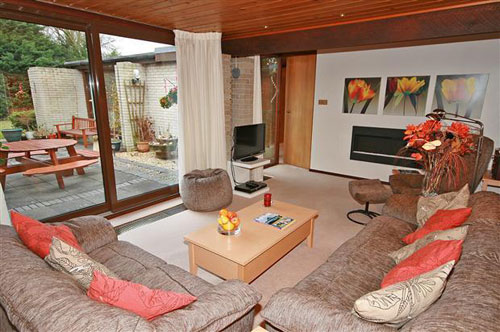 nest3 1960s J Roy Parker-designed Colonus four-bedroomed house in Neston, Cheshire