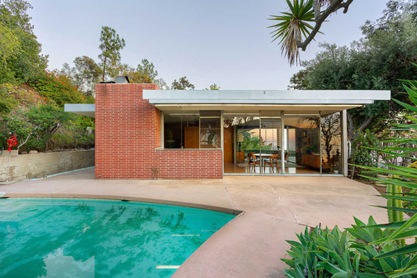 1960s Richard Neutra modernist house in Brentwood, California, USA