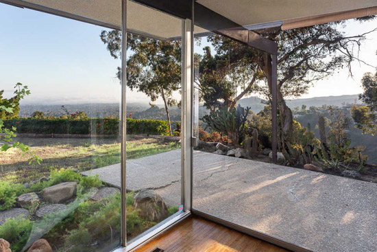 1960s Richard Neutra modernist house in Brentwood, California, USA
