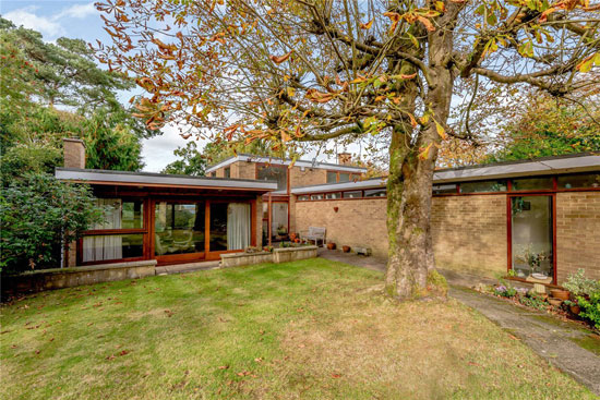 1960s midcentury modern house in Newbury, Berkshire