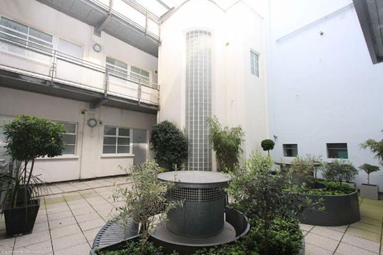 Two-bedroom apartment in the 1930s art deco Wallis Building in St John's Wood, London, NW8