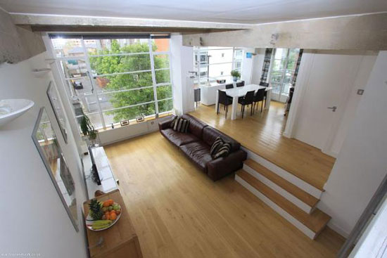 nw5 Two-bedroom apartment in the 1930s art deco Wallis Building in St John's Wood, London, NW8