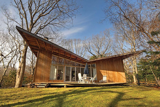 1960s Henry T. Howard-designed The Butterfly House in East Hampton, New York, USA