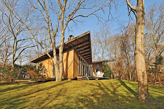 1960s Henry T. Howard-designed The Butterfly House in East Hampton, New York, USA