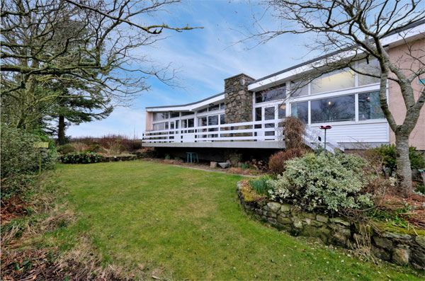 Midcentury modern house in Orrock, near Aberdeen, Scotland