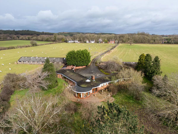 Oaklands Farm in Wootton Wawen, Henley-in-Arden, Warwickshire